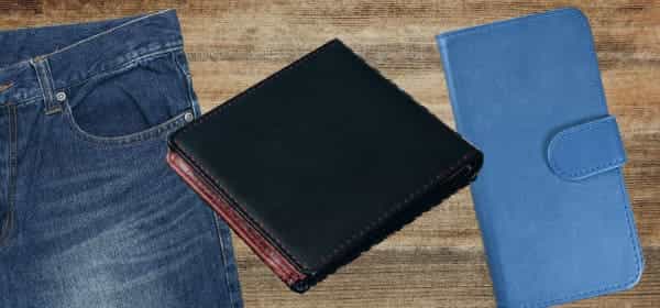 >ポケットや財布、スマホケースに入るサイズで持ち運びに便利
